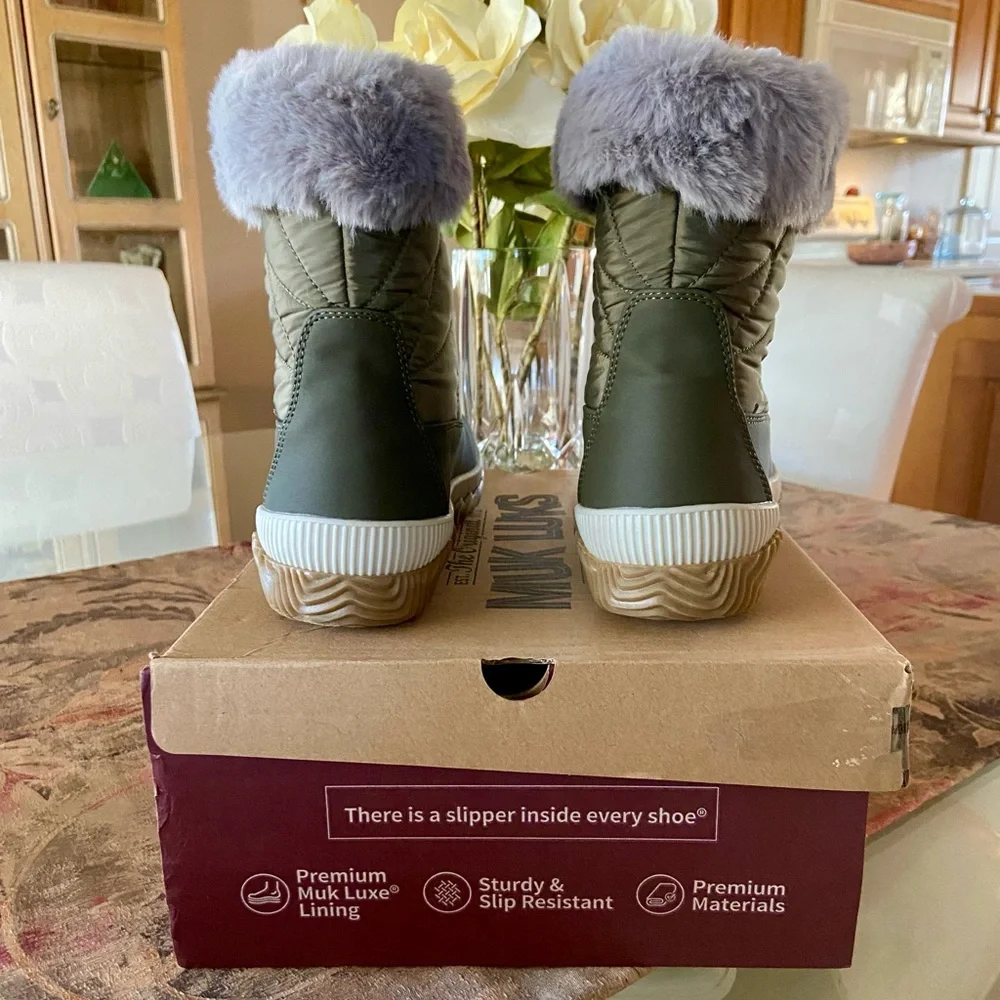 MUK LUKS Winnie Waverly Lined Faux Fur Quilted All Weather Boots, Size: 8 - Picture 4 of 9
